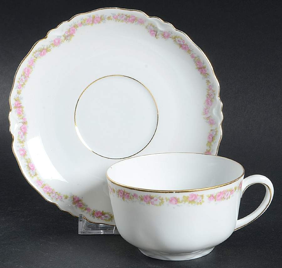 19136 Flat Cup & Saucer Set by Heinrich - H&C-1