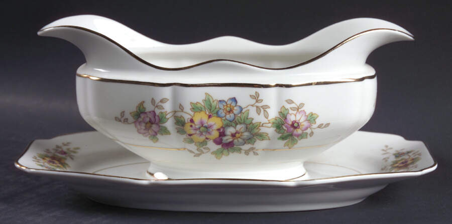 HC314C (CREAM ON WHITE) Gravy Boat with Attached Underplate by Heinrich - H&C-1