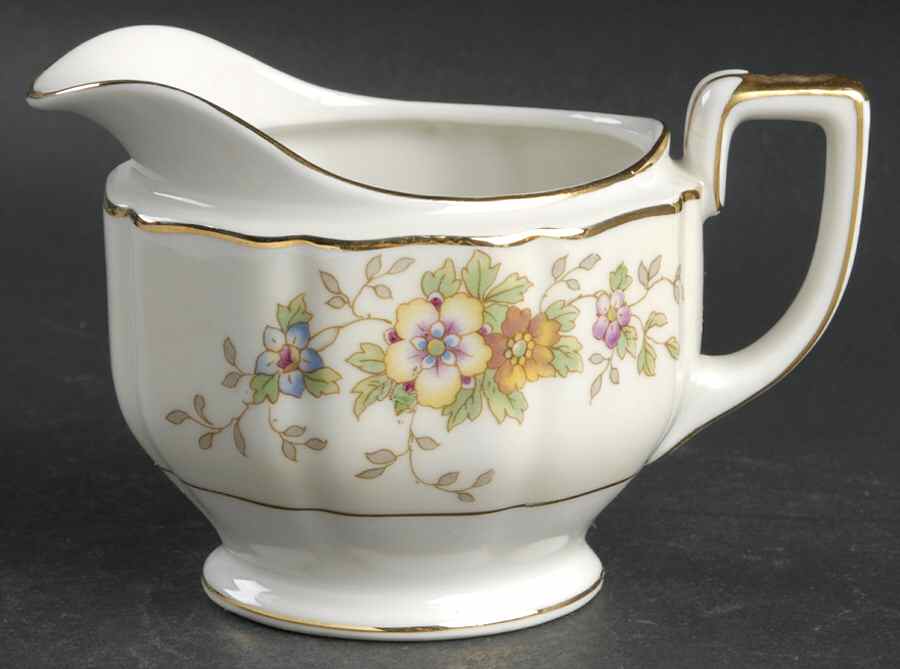 HC314C (CREAM ON WHITE) Creamer by Heinrich - H&C-1