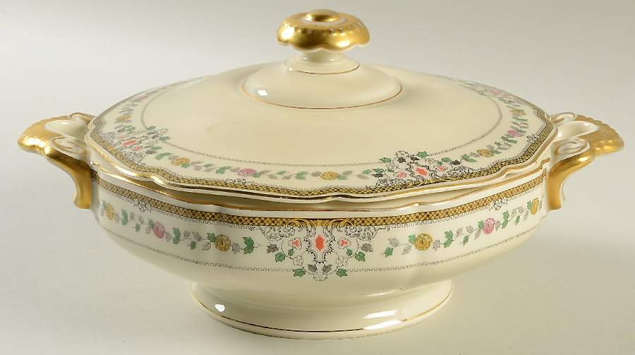 HC317 Round Covered Vegetable by Heinrich - H&C-1