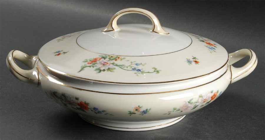 HC358 Round Covered Vegetable by Heinrich - H&C-1