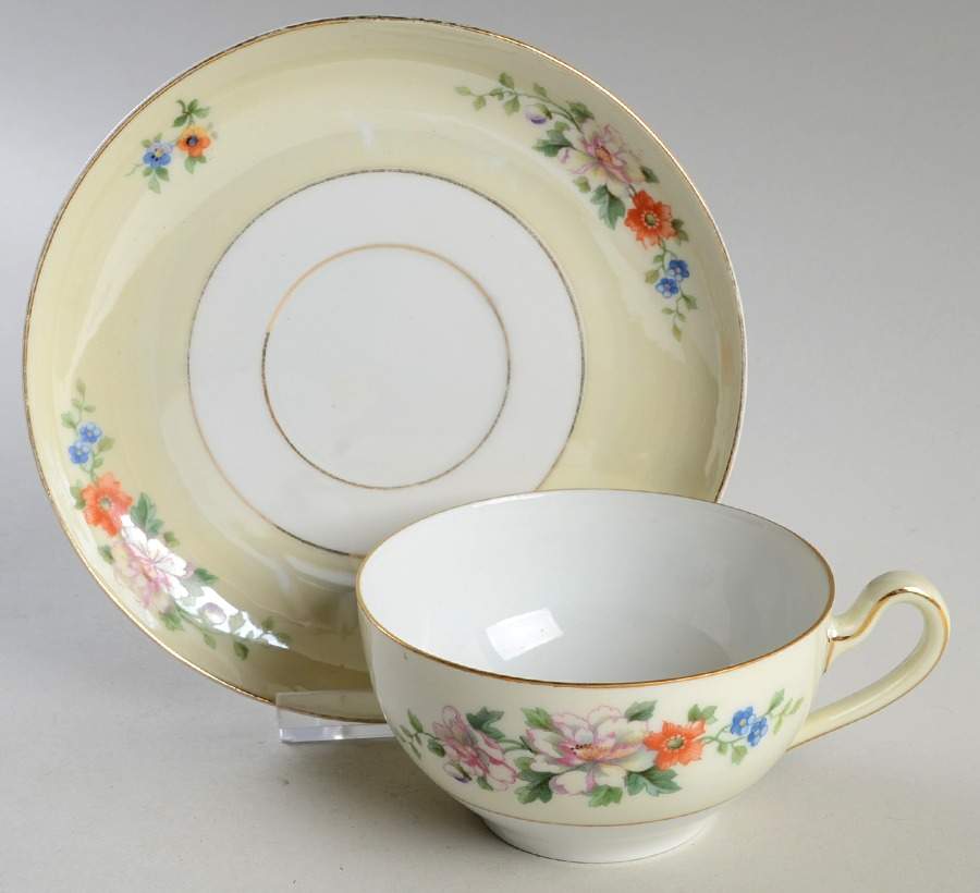 HC358 Oversized Cup & Saucer Set by Heinrich - H&C-1