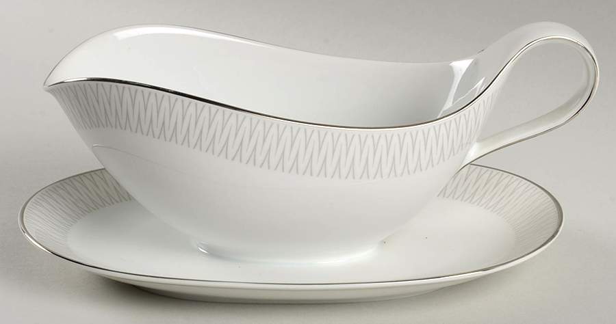 HC409 Gravy Boat with Attached Underplate by Heinrich - H&C-1
