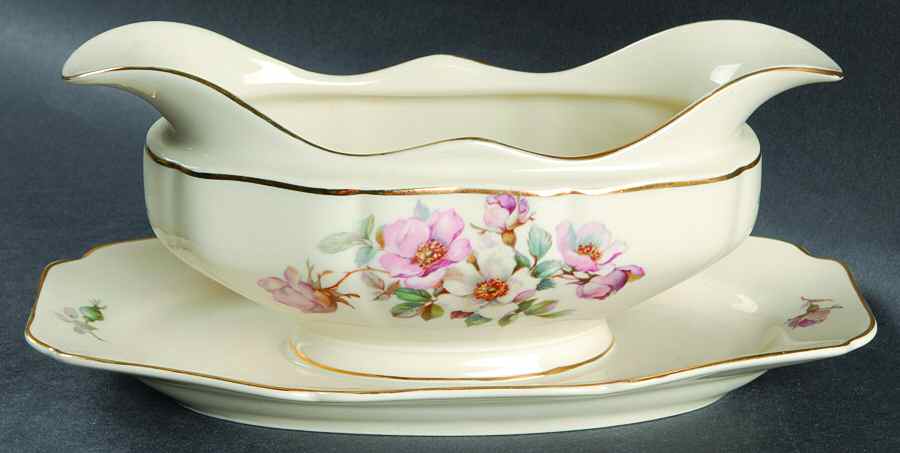 HC415 Gravy Boat with Attached Underplate by Heinrich - H&C-1