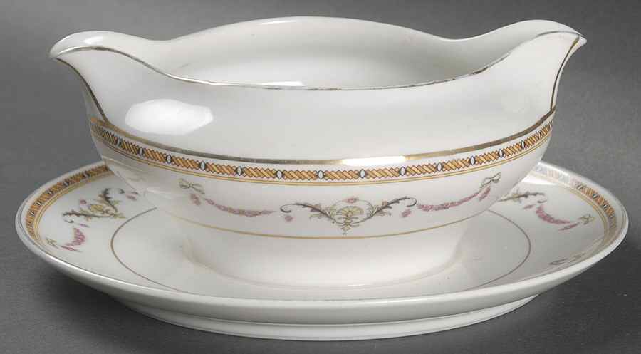 HC481 (Cream Rim, White Center) Gravy Boat with Attached Underplate by Heinrich - H&C-1