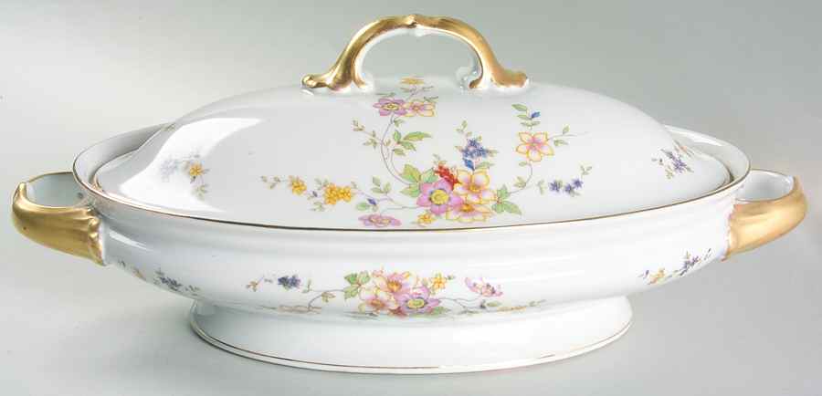9847 Oval Covered Vegetable by Heinrich - H&C-1