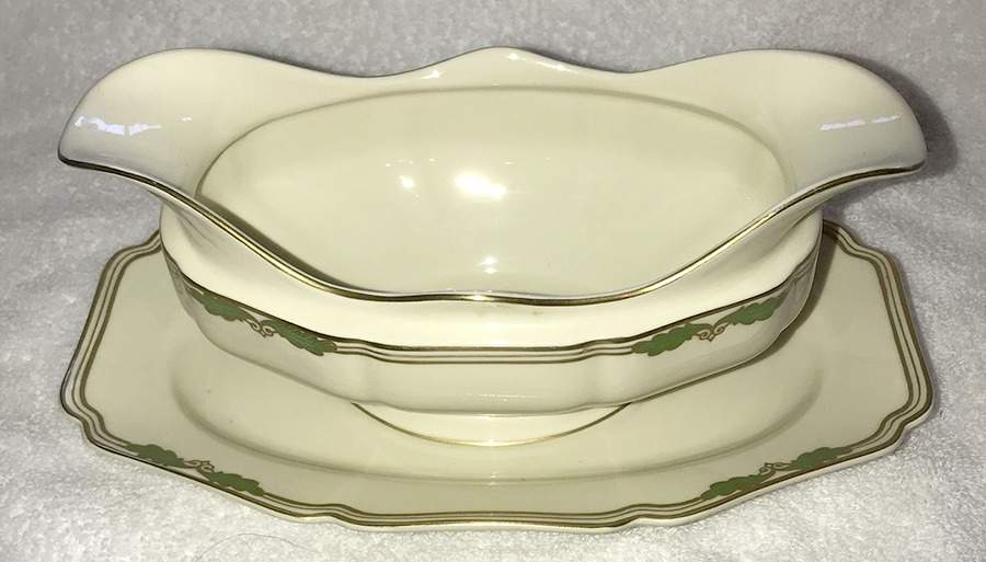 HC74 Gravy Boat with Attached Underplate by Heinrich - H&C-1