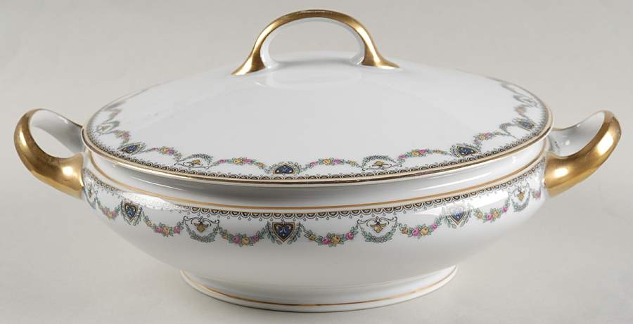 HC86 Round Covered Vegetable by Heinrich - H&C-1