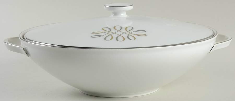 17480 Round Covered Vegetable by Heinrich - H&C-1