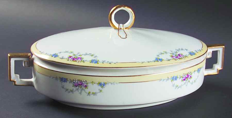Josephine Oval Covered Vegetable by Heinrich - H&C-1
