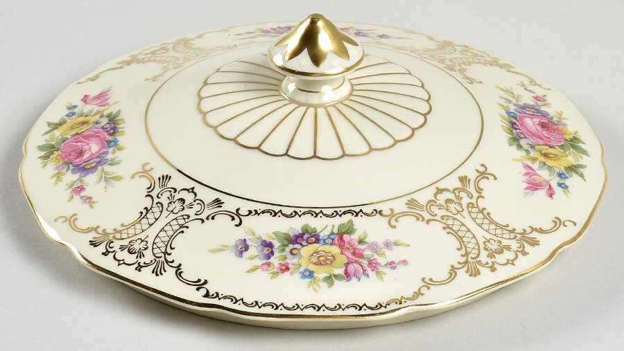 Lady Louise Lid for Round Vegetable by Heinrich - H&C-1