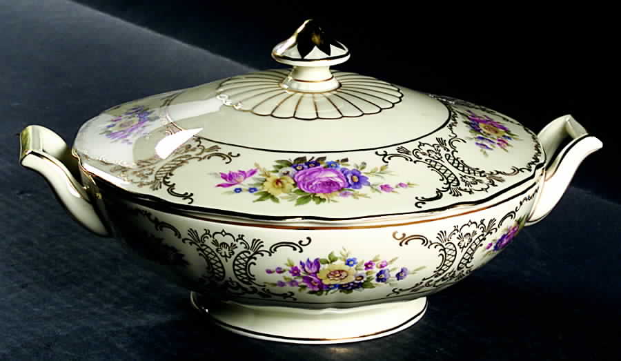 Lady Louise Round Covered Vegetable by Heinrich - H&C-1