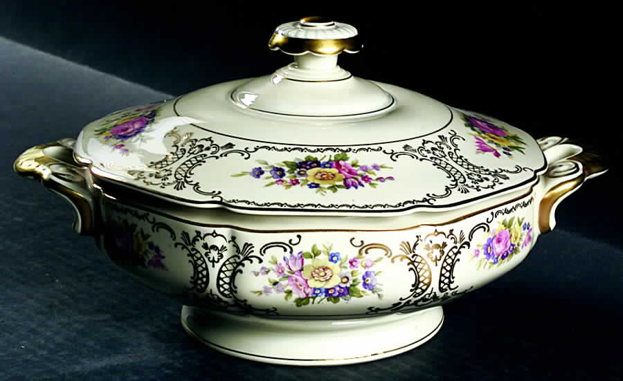 Lady Louise Round Covered Vegetable by Heinrich - H&C-1