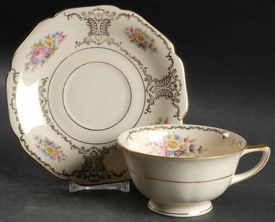 Lady Louise Footed Cup & Saucer Set by Heinrich - H&C-1