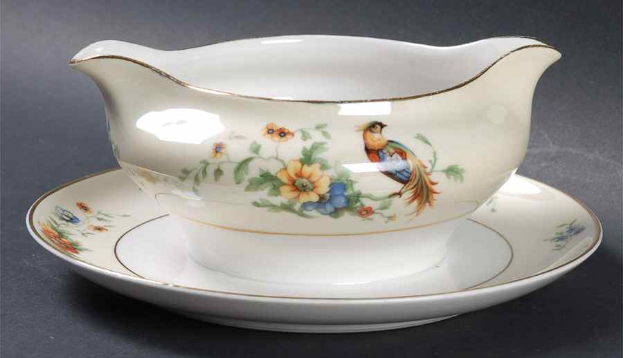 Lorraine Gravy Boat with Attached Underplate by Heinrich - H&C-1