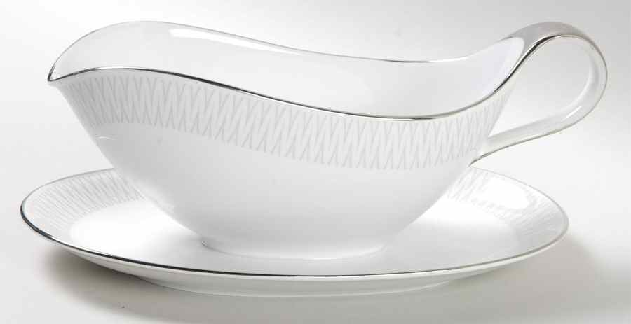 Monarch Gravy Boat with Attached Underplate by Heinrich - H&C-1