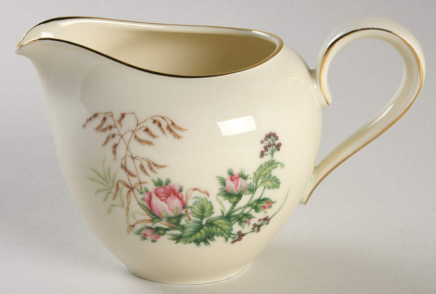 Moss Rose (Cream Background, Coupe) Creamer by Heinrich - H&C-1