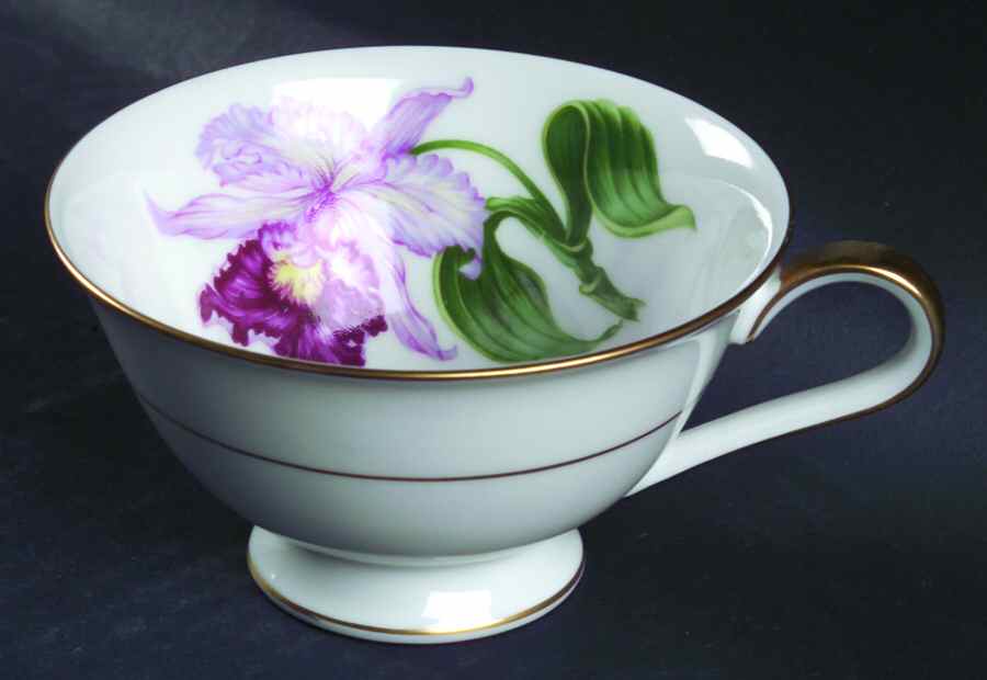 Orchid Footed Cup by Heinrich - H&C-1
