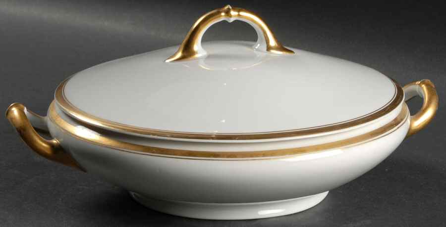 Princess Round Covered Vegetable by Heinrich - H&C-1