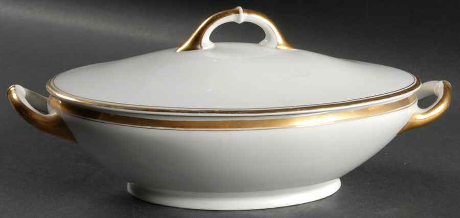 Princess Oval Covered Vegetable by Heinrich - H&C-1