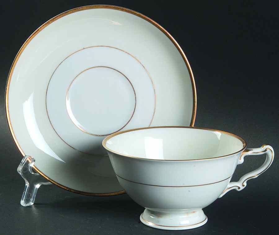 Queen Footed Cup & Saucer Set by Heinrich - H&C-1