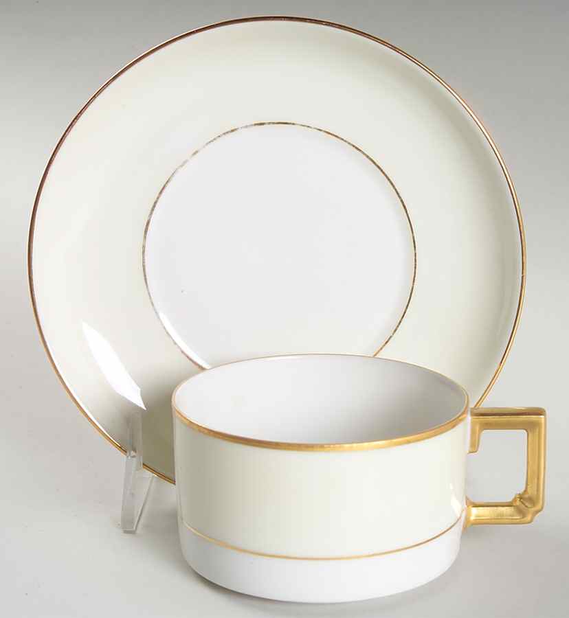 Queen Flat Cup & Saucer Set by Heinrich - H&C-1