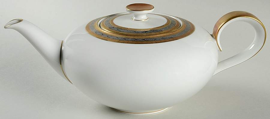 Regal Teapot & Lid by Heinrich - H&C-1