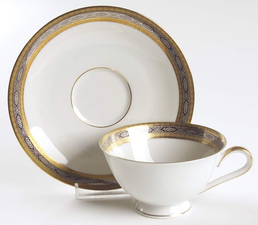 Regal Footed Cup & Saucer Set by Heinrich - H&C-1