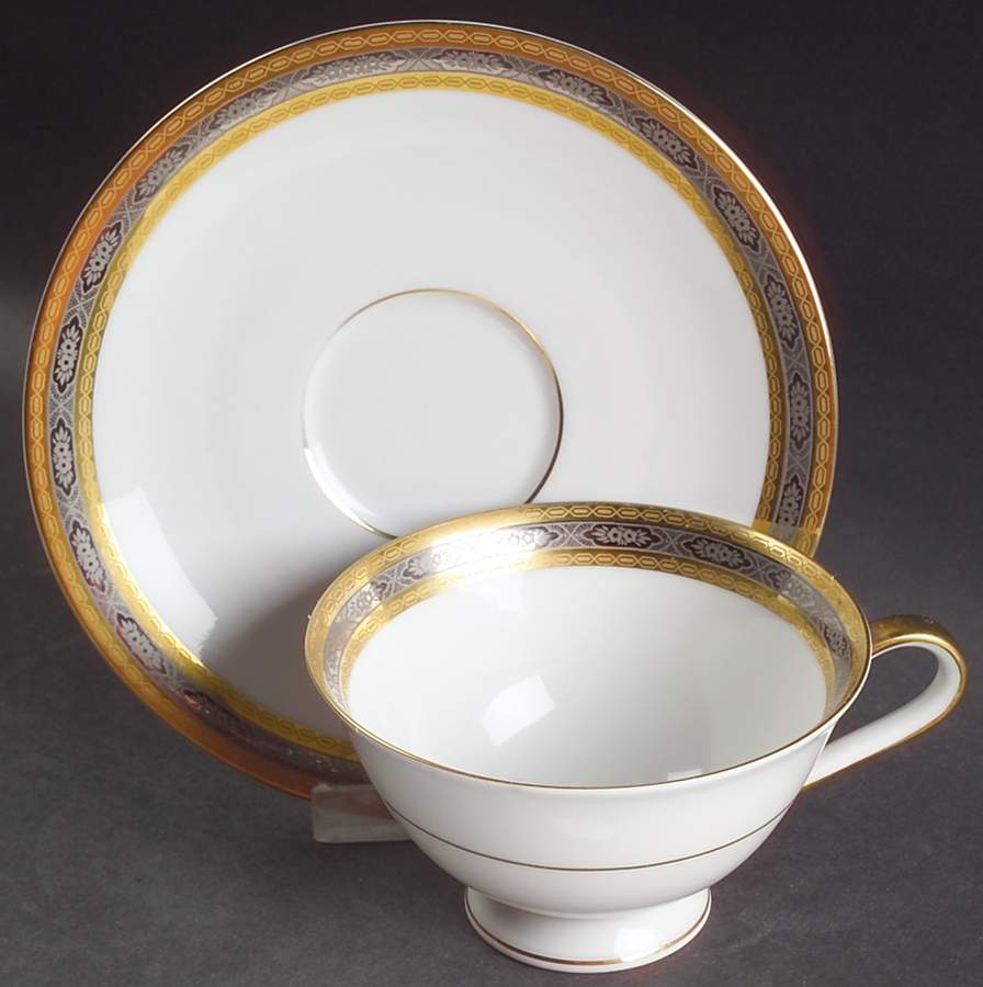 Regal Footed Cup & Saucer Set by Heinrich - H&C-1