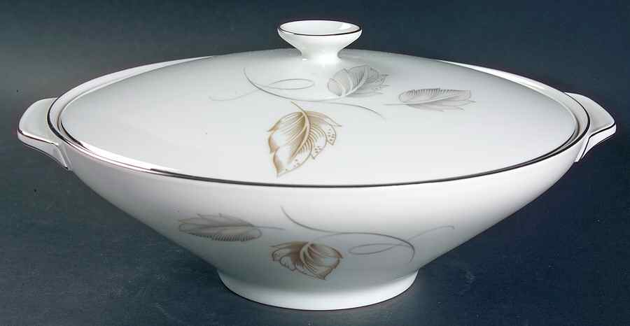 Reverie (Platinum Trim) Round Covered Vegetable by Heinrich - H&C-1
