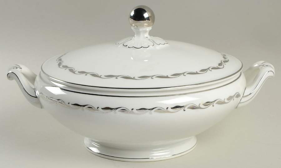 Silver Wreath Round Covered Vegetable by Heinrich - H&C-1