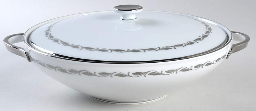 Silver Wreath Round Covered Vegetable by Heinrich - H&C-1