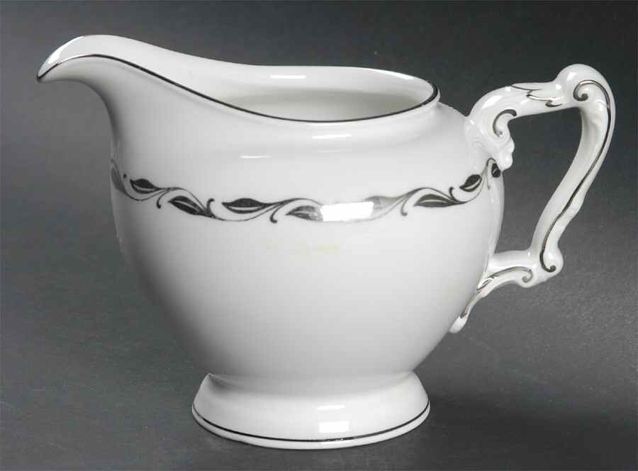 Silver Wreath Creamer by Heinrich - H&C-1