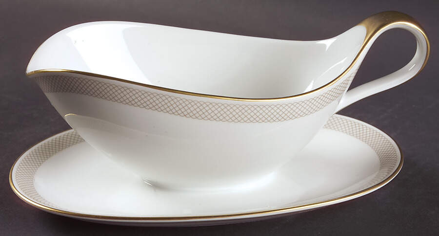 Spinning Gravy Boat with Attached Underplate by Heinrich - H&C-1