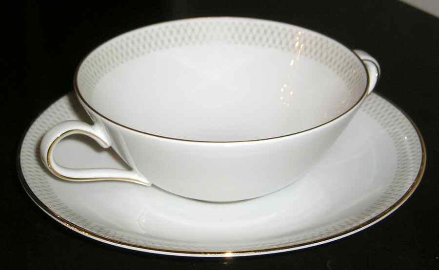 Spinning Flat Cream Soup Bowl & Saucer Set by Heinrich - H&C-1