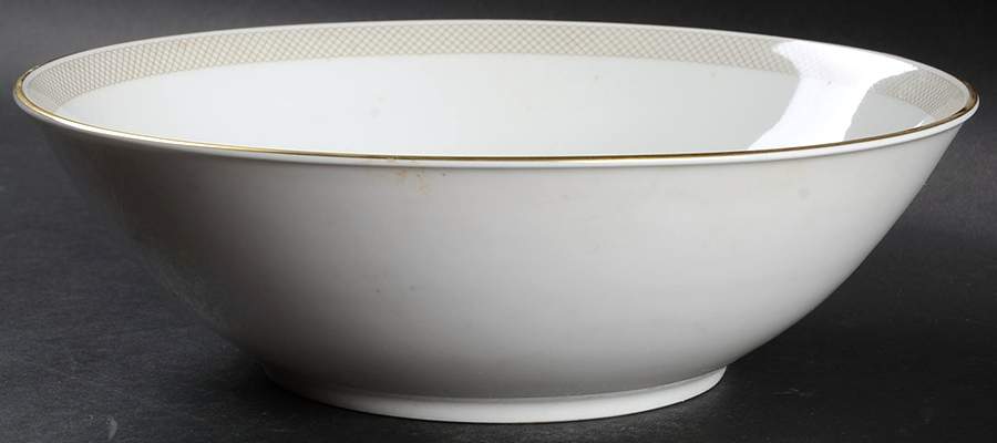 Spinning 9" Round Vegetable Bowl by Heinrich - H&C-1