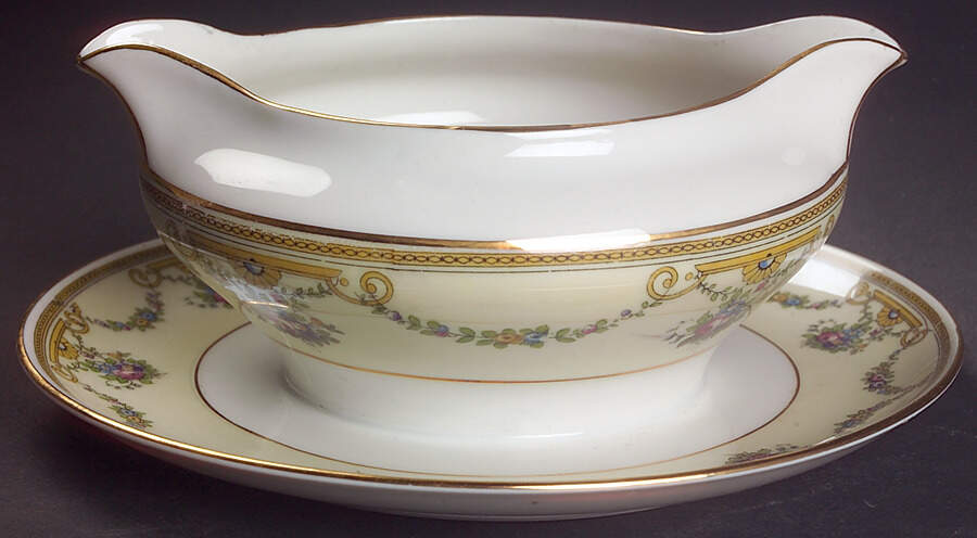 Stratford Gravy Boat with Attached Underplate by Heinrich - H&C-1