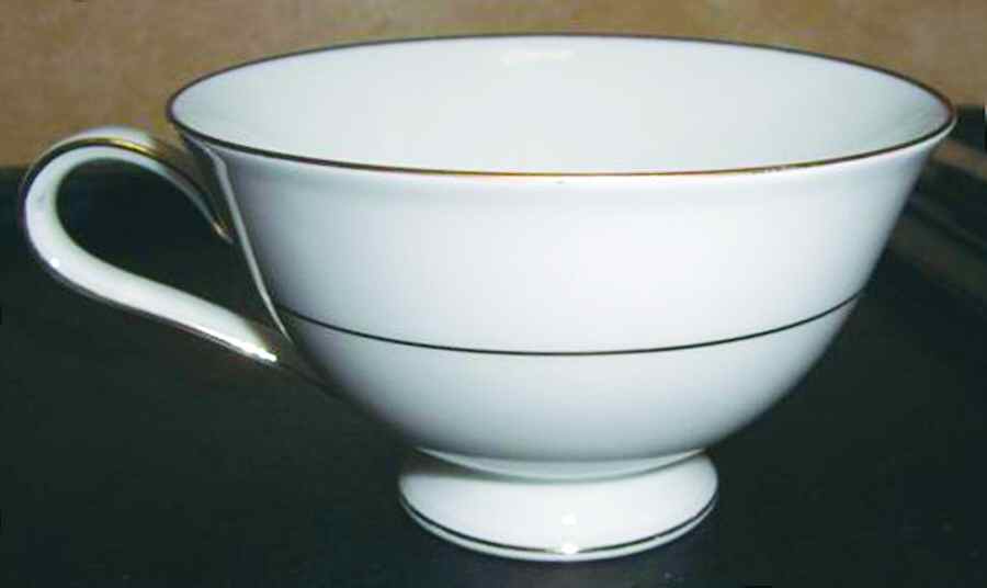 Tudor Footed Cup by Heinrich - H&C-1