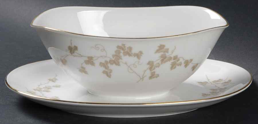 Windblown Gravy Boat with Attached Underplate by Heinrich - H&C-1