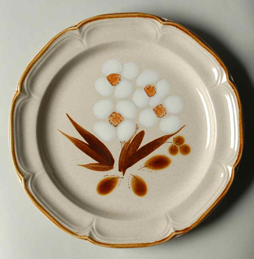 Castlewood Dinner Plate by Hearthside-1