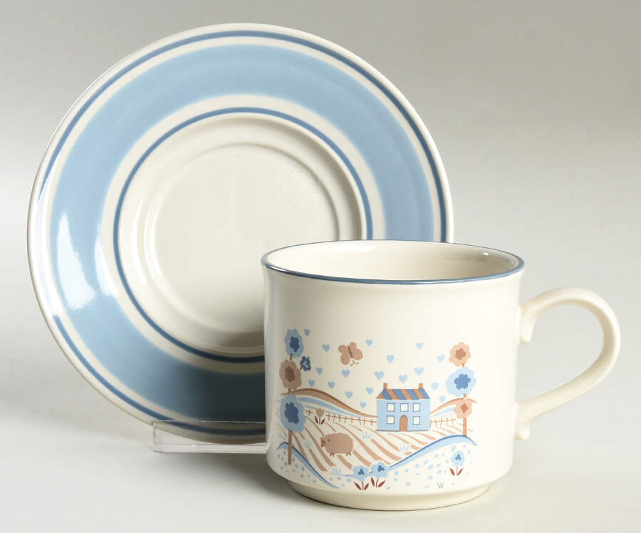 Primitif Flat Cup & Saucer Set by Hearthside-1