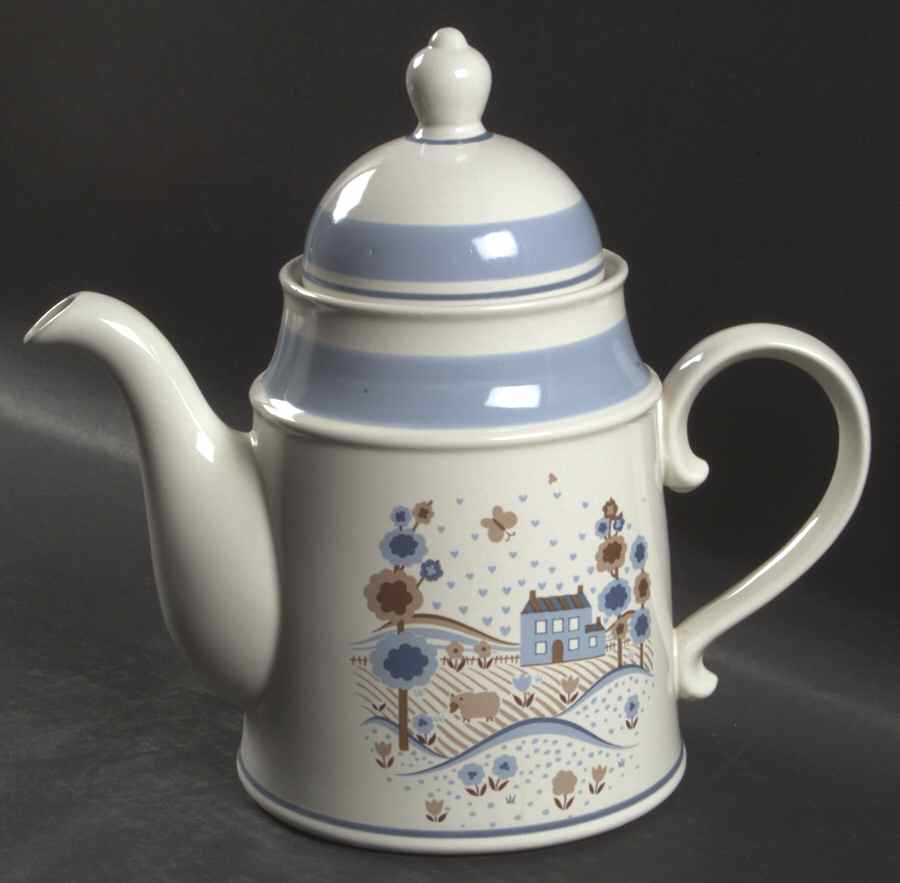 Primitif Coffee Pot & Lid by Hearthside-1