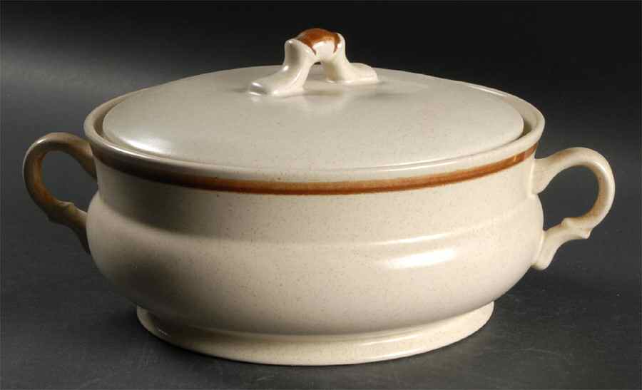 Summertime 2 Qt Round Covered Casserole by Hearthside-1