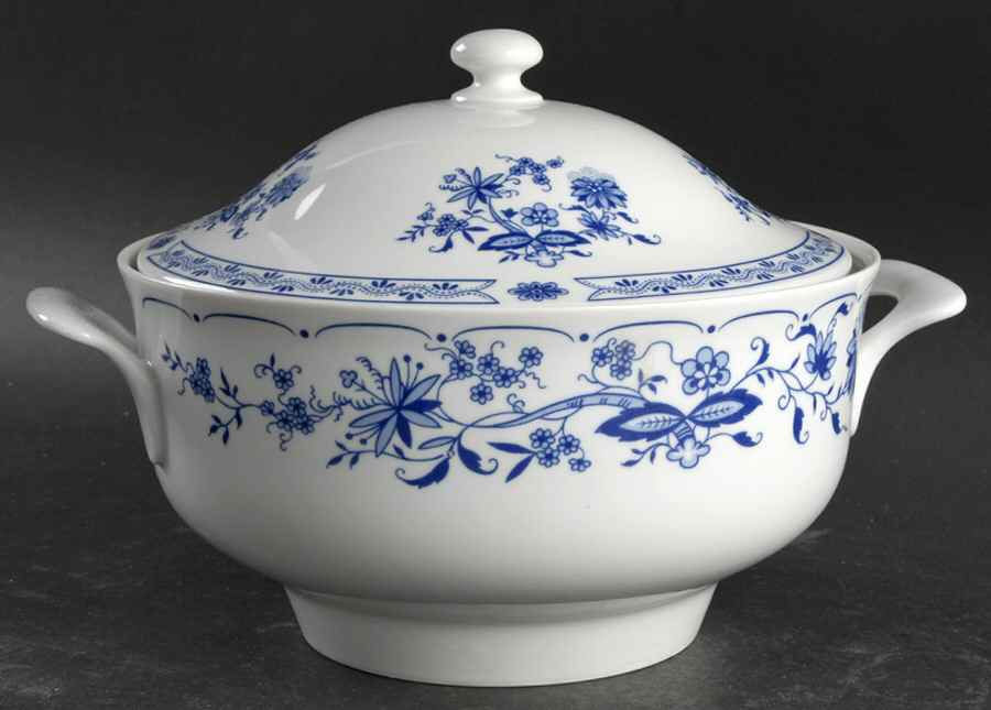 HEP4 Round Covered Vegetable by Graf Von Henneberg-1