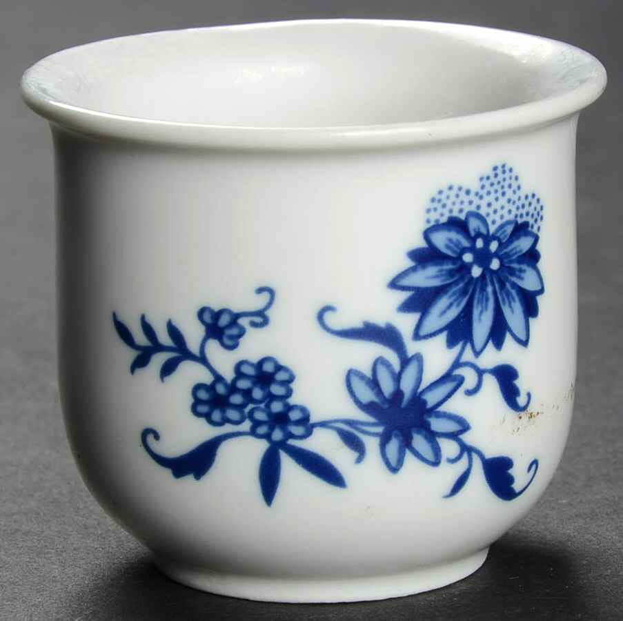 HEP4 Single Egg Cup by Graf Von Henneberg-1