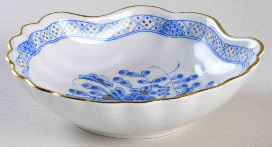 Blue Garden (Wb) 5" Shell Shaped Dish by Herend-1