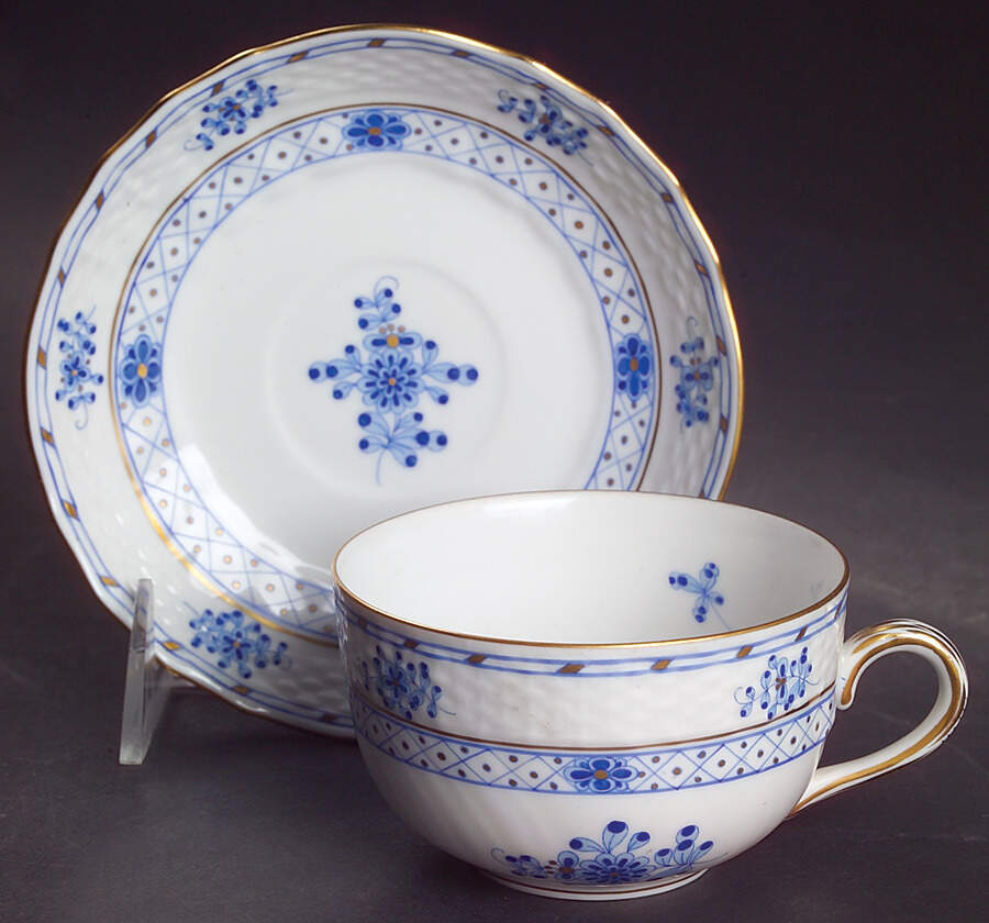 Blue Garden (Wb) Flat Cup & Saucer Set by Herend-1