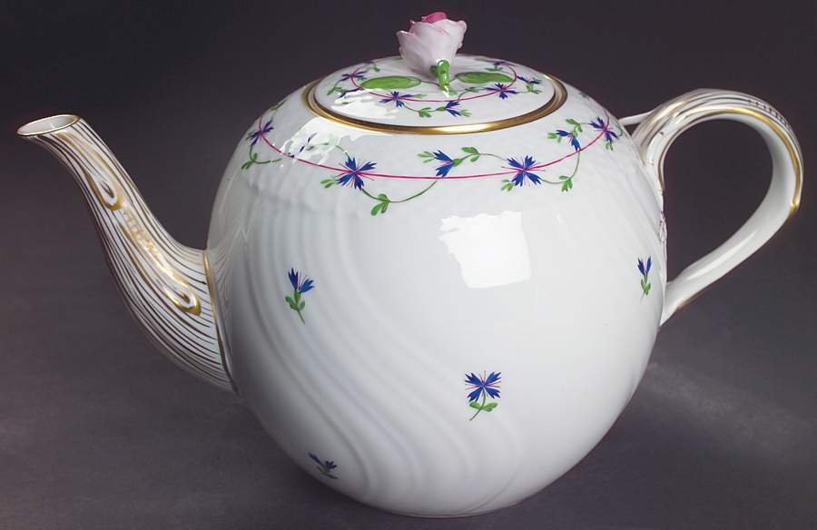 Blue Garland (PBG) Teapot & Lid by Herend-1