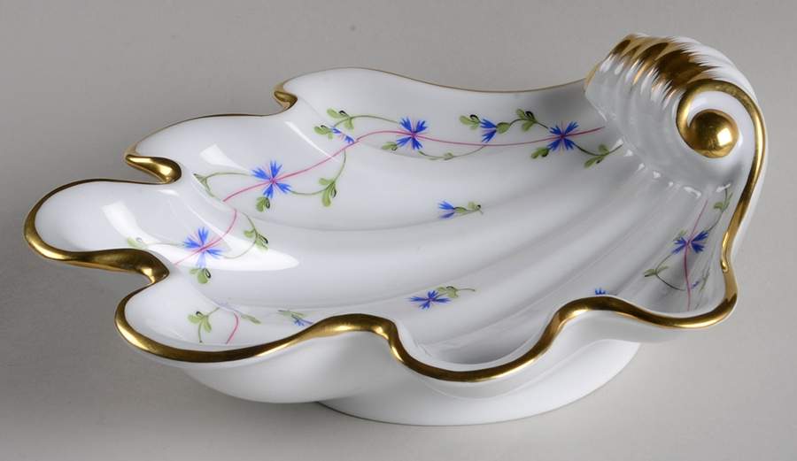 Blue Garland (PBG) Shell Shaped Dish by Herend-1