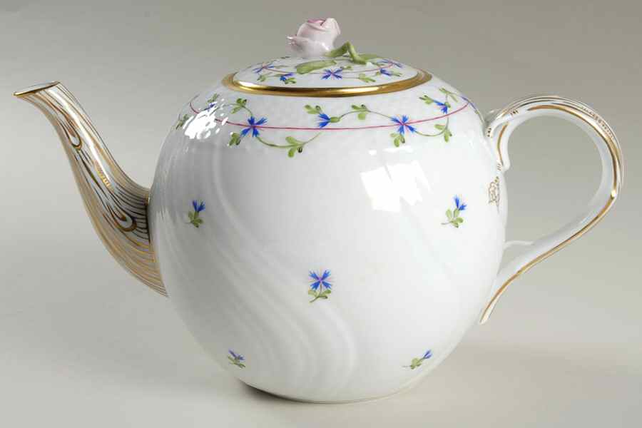 Blue Garland (PBG) Teapot & Lid by Herend-1